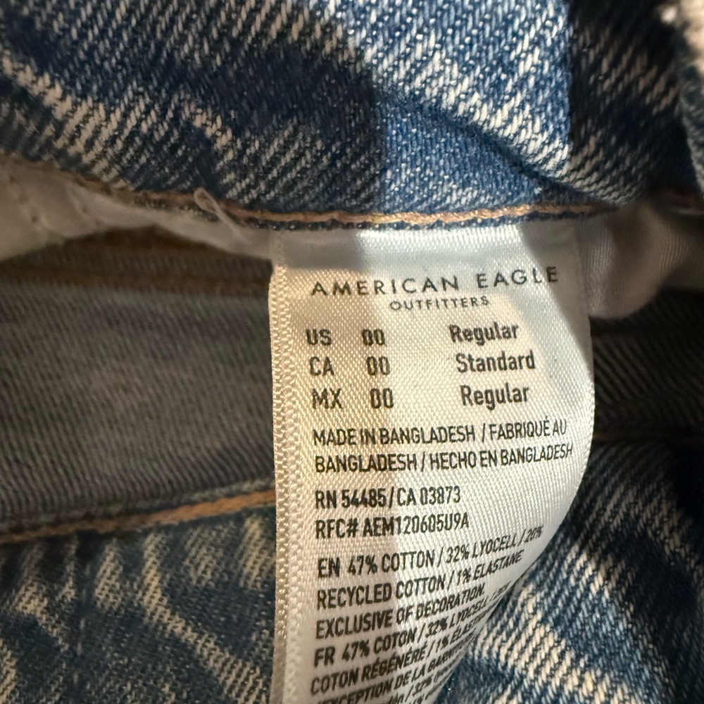 American Eagle Outfitters Light Wash Straight Jeans - Picture 2 of 4